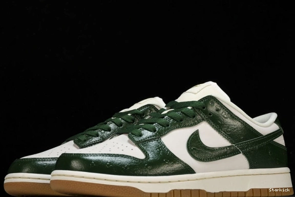 FJ2260-002 Gorge Nike Green Low Dunk 0915